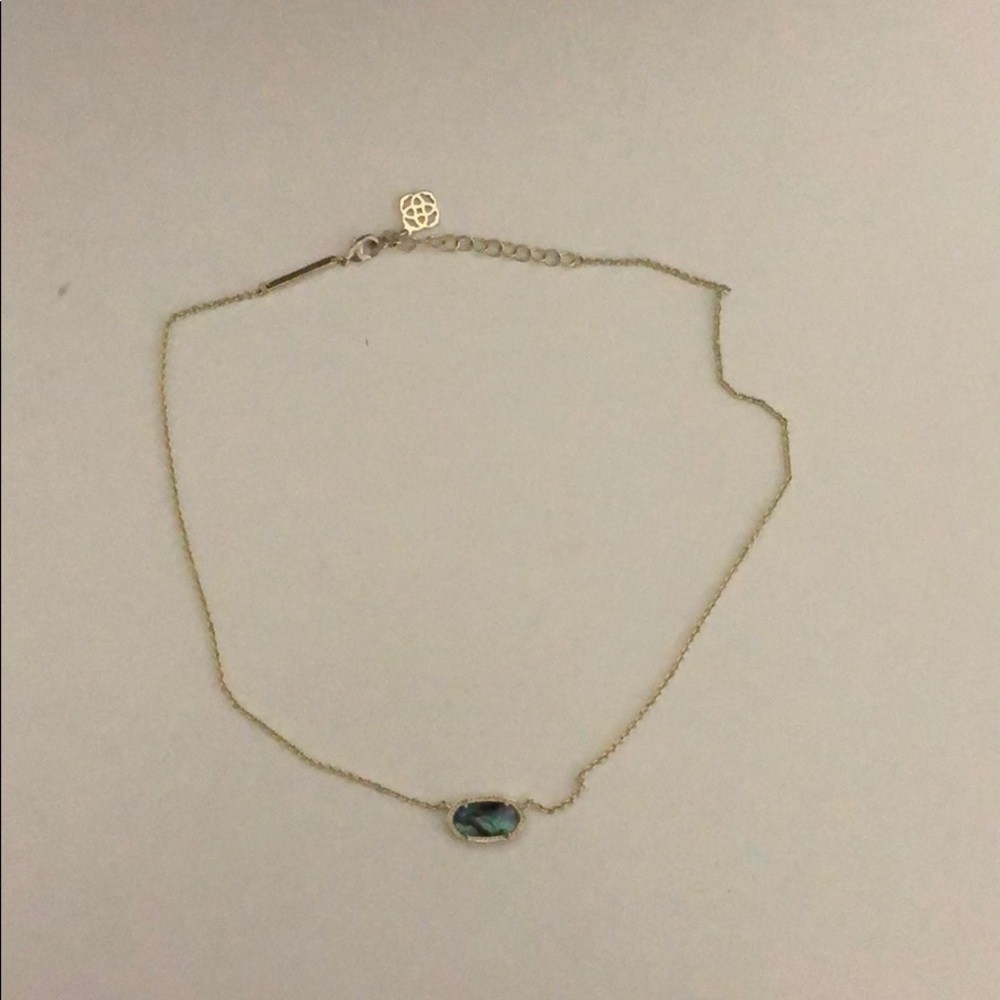 Kendra Scott necklace